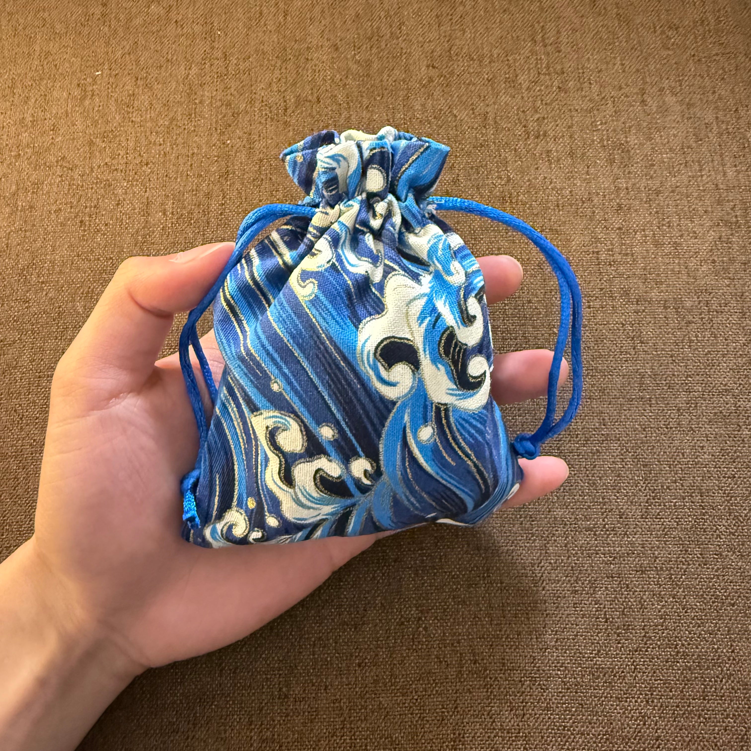 Chinese fengshui sachets Traditional handicrafts Enhances disease resistance, calms the mind, dispels evil influences Attract wealth and get good fortune in love