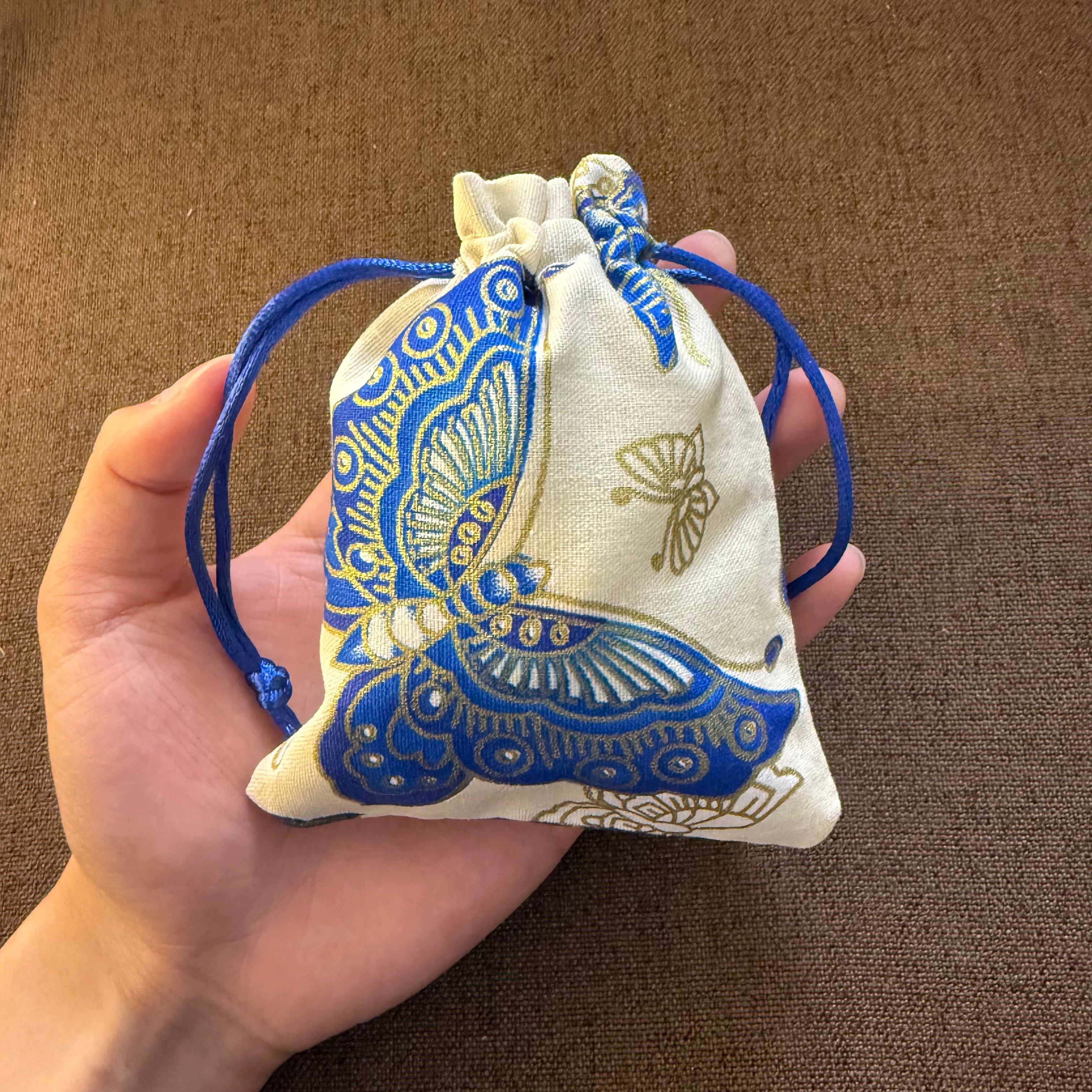 Chinese fengshui sachets Traditional handicrafts Enhances disease resistance, calms the mind, dispels evil influences Attract wealth and get good fortune in love